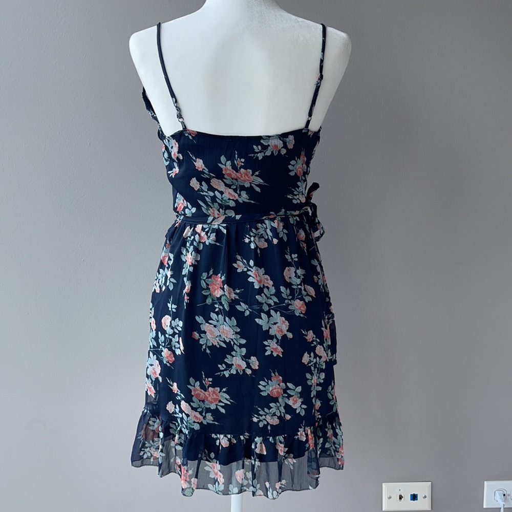 Abercrombie & Fitch floral wrap dress - Picture 3 of 4